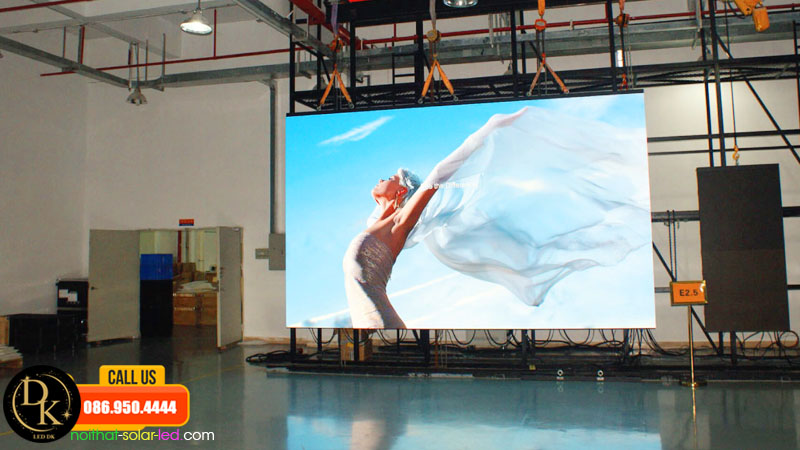 thi công và lắp đặt màn hình led quán karaoke club trọn gói